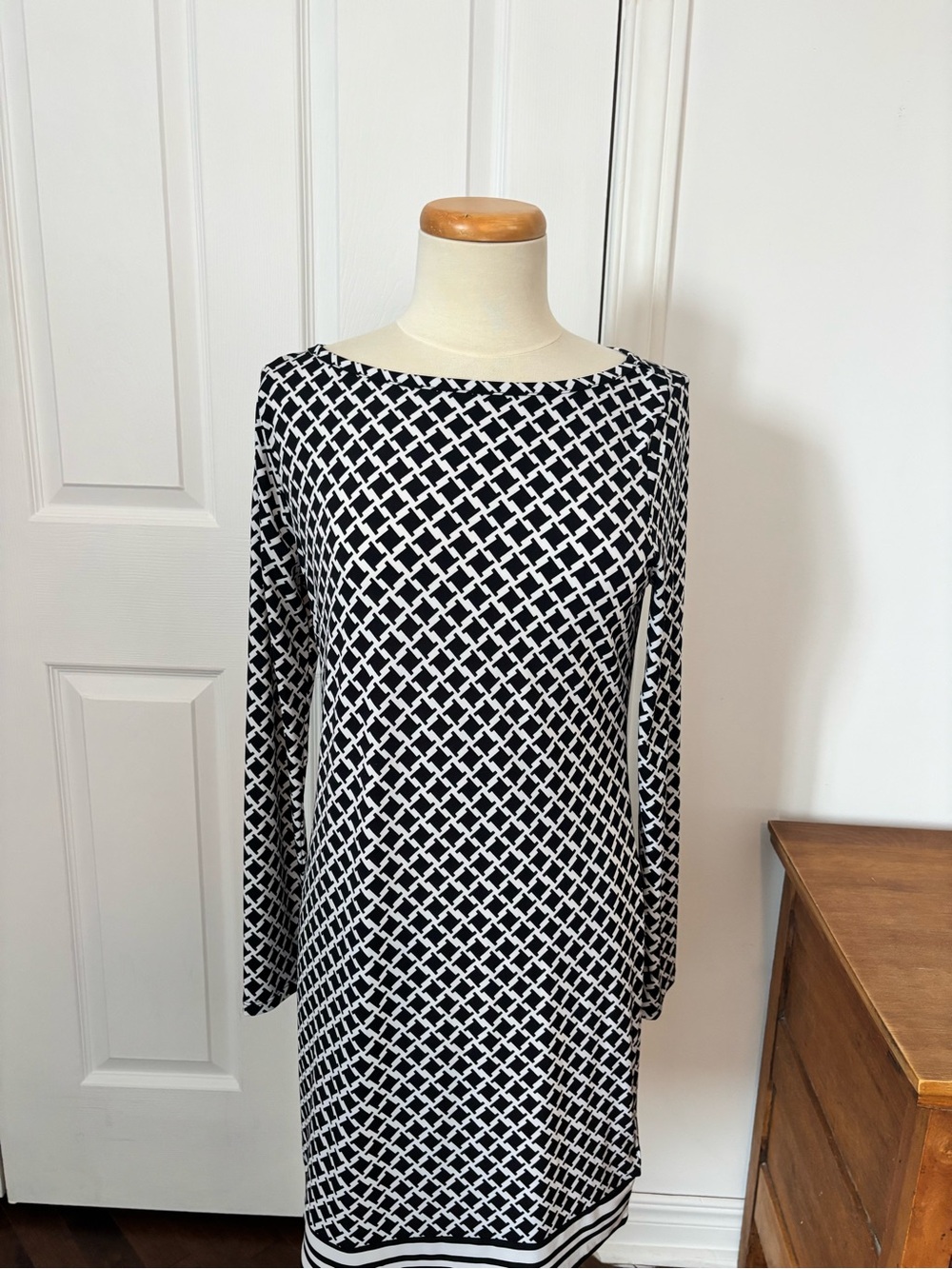 Michael Kors Black and White Geometric Long Sleeve Shift Dress